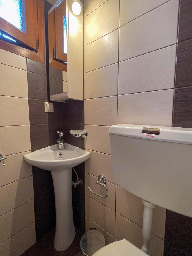 Efi'S Guest House Айос-Дімітріос Екстер'єр фото