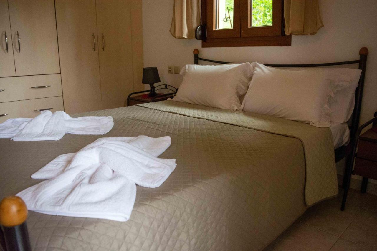 Efi'S Guest House Айос-Дімітріос Екстер'єр фото