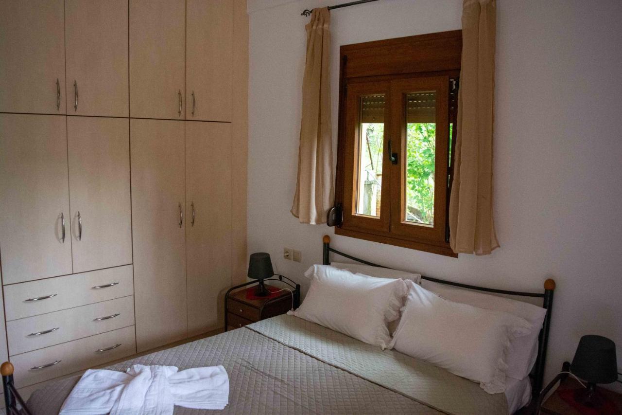 Efi'S Guest House Айос-Дімітріос Екстер'єр фото