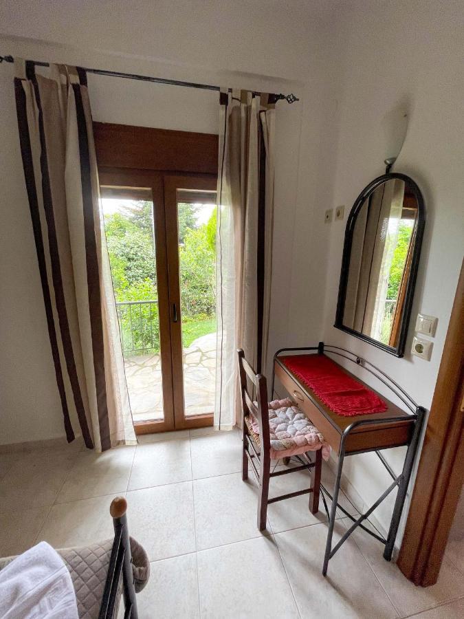 Efi'S Guest House Айос-Дімітріос Екстер'єр фото